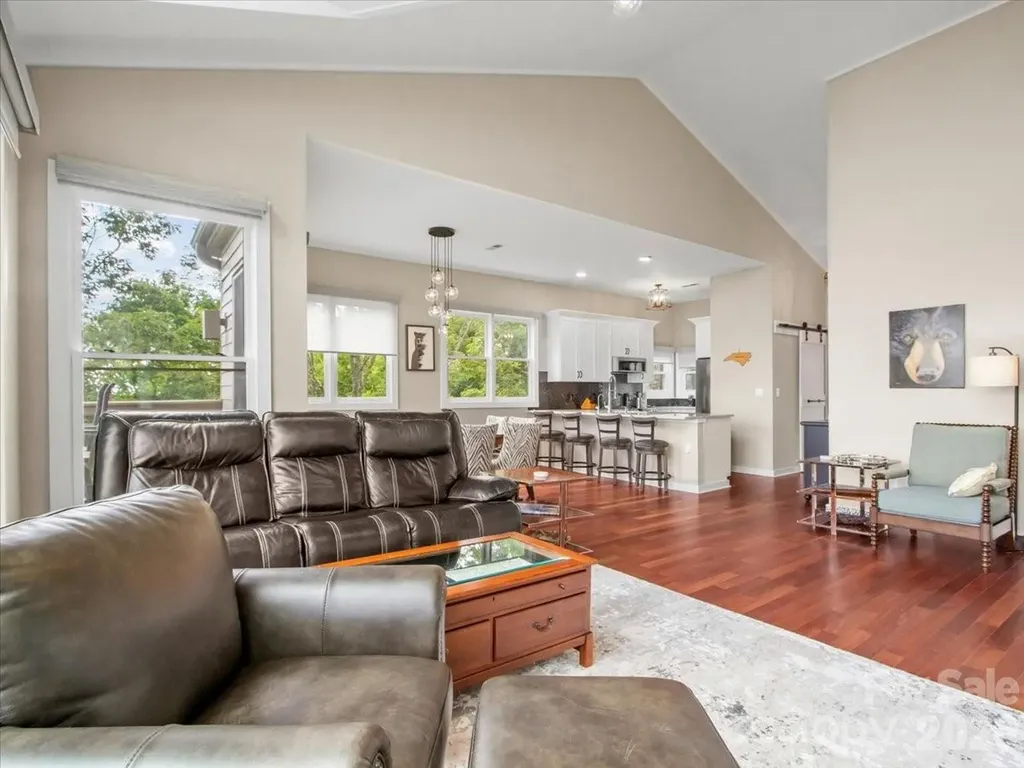 30 Club Villa Court Burnsville NC 28714