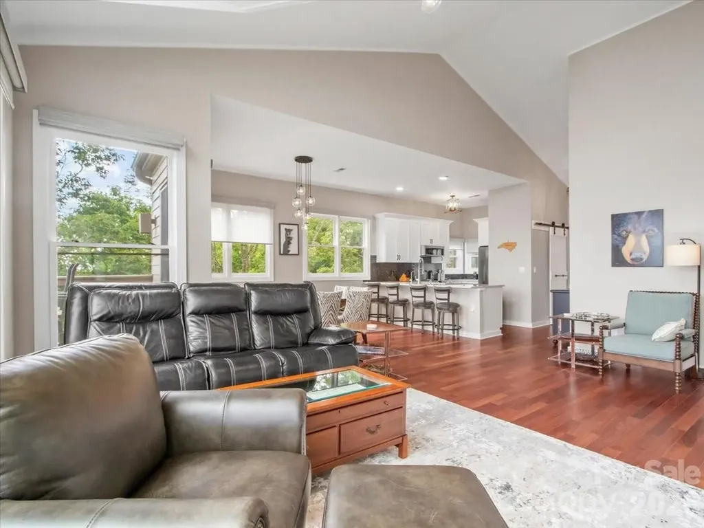 30 Club Villa Court Burnsville NC 28714