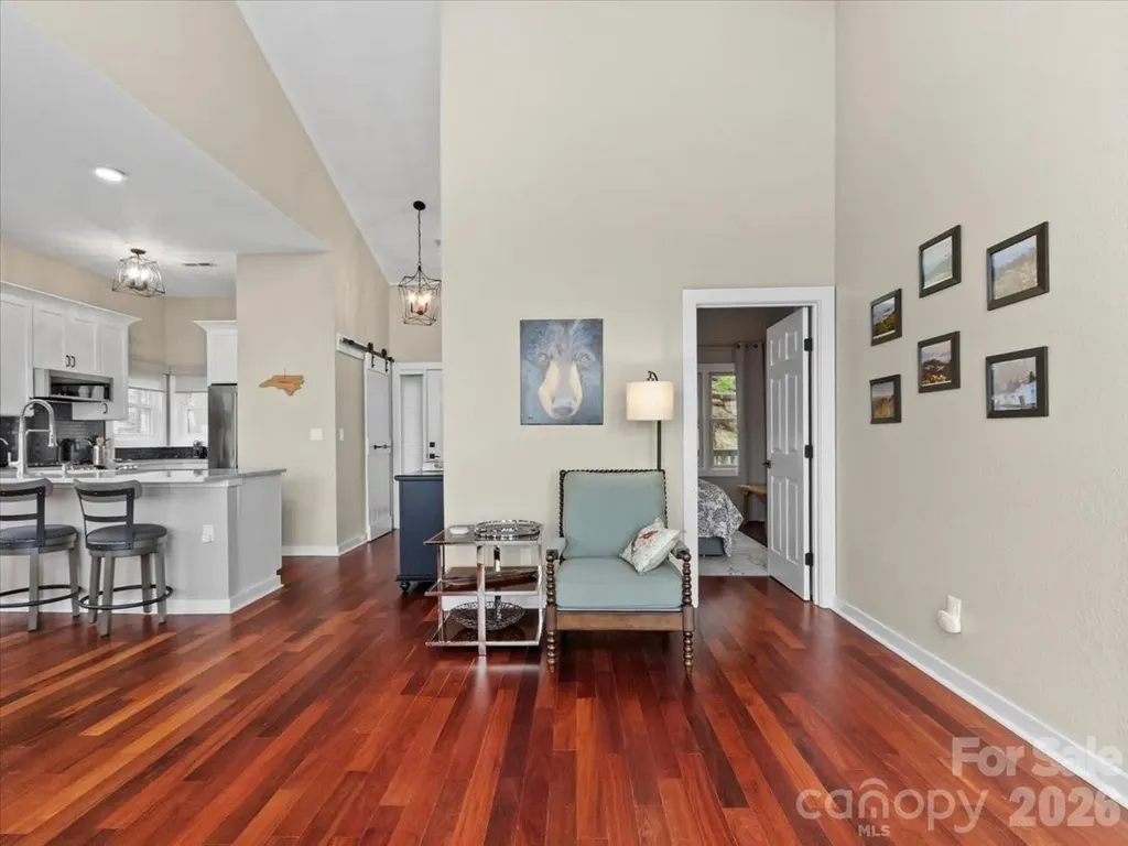 30 Club Villa Court Burnsville NC 28714