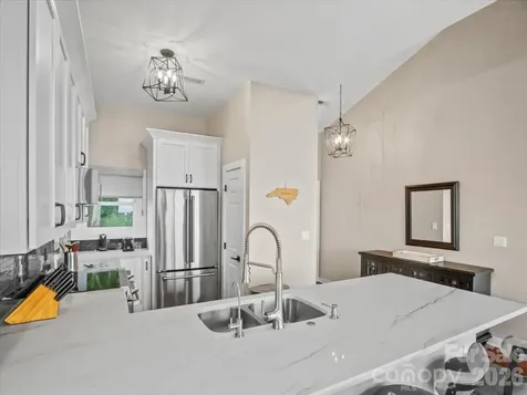 30 Club Villa Court Burnsville NC 28714