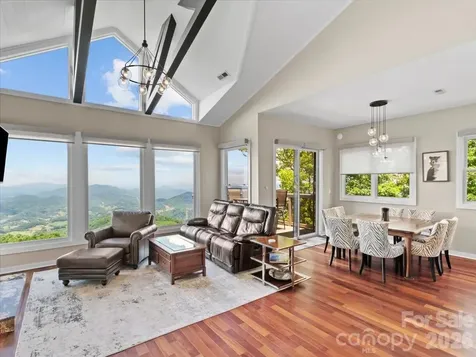 30 Club Villa Court Burnsville NC 28714