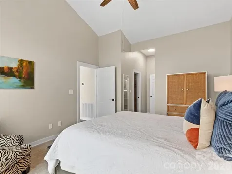 30 Club Villa Court Burnsville NC 28714