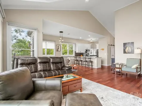 30 Club Villa Court Burnsville NC 28714