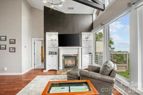 30 Club Villa Court Burnsville NC 28714