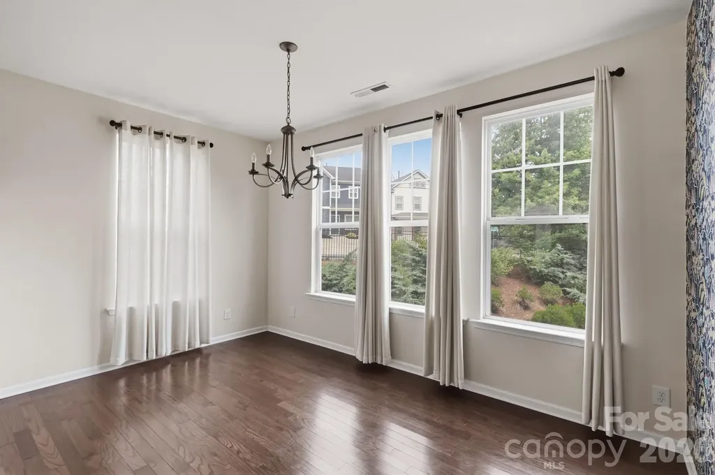 1502 Sharon Road W Charlotte NC 28210