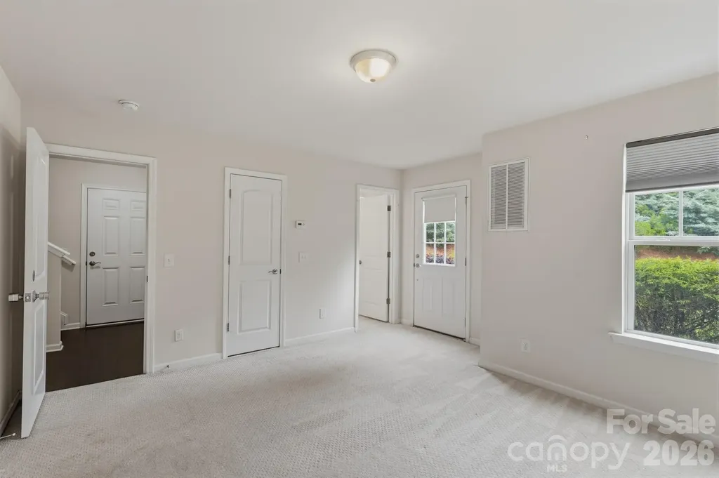 1502 Sharon Road W Charlotte NC 28210