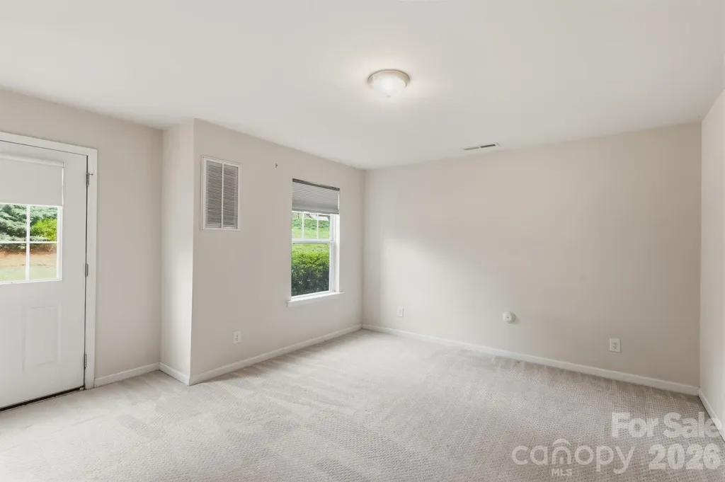 1502 Sharon Road W Charlotte NC 28210