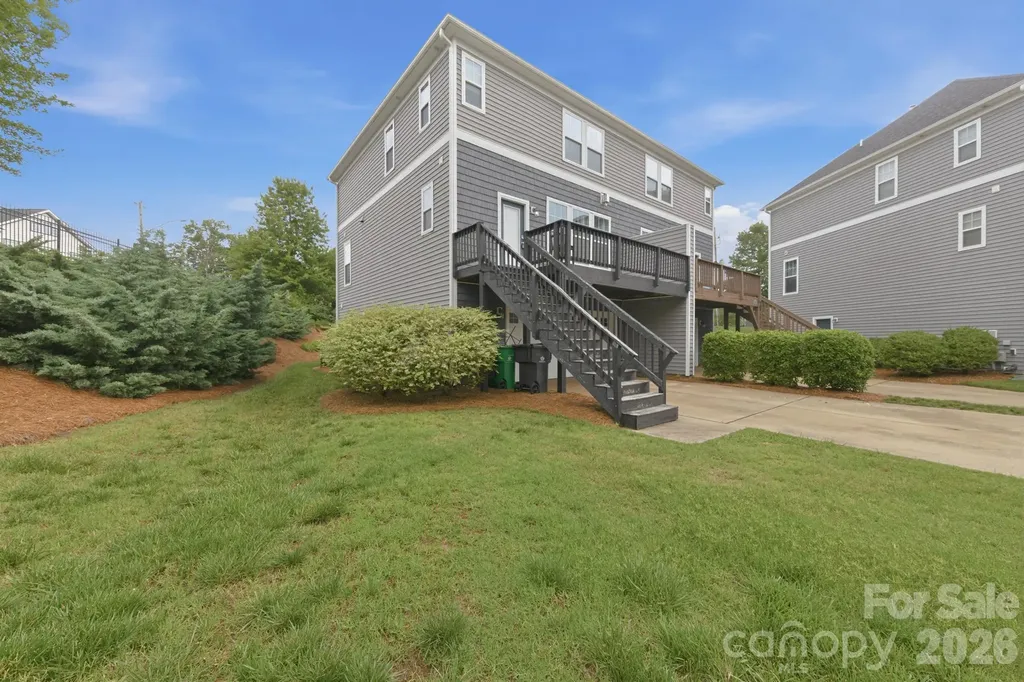 1502 Sharon Road W Charlotte NC 28210