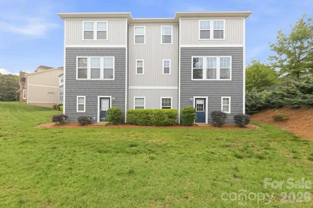 1502 Sharon Road W Charlotte NC 28210