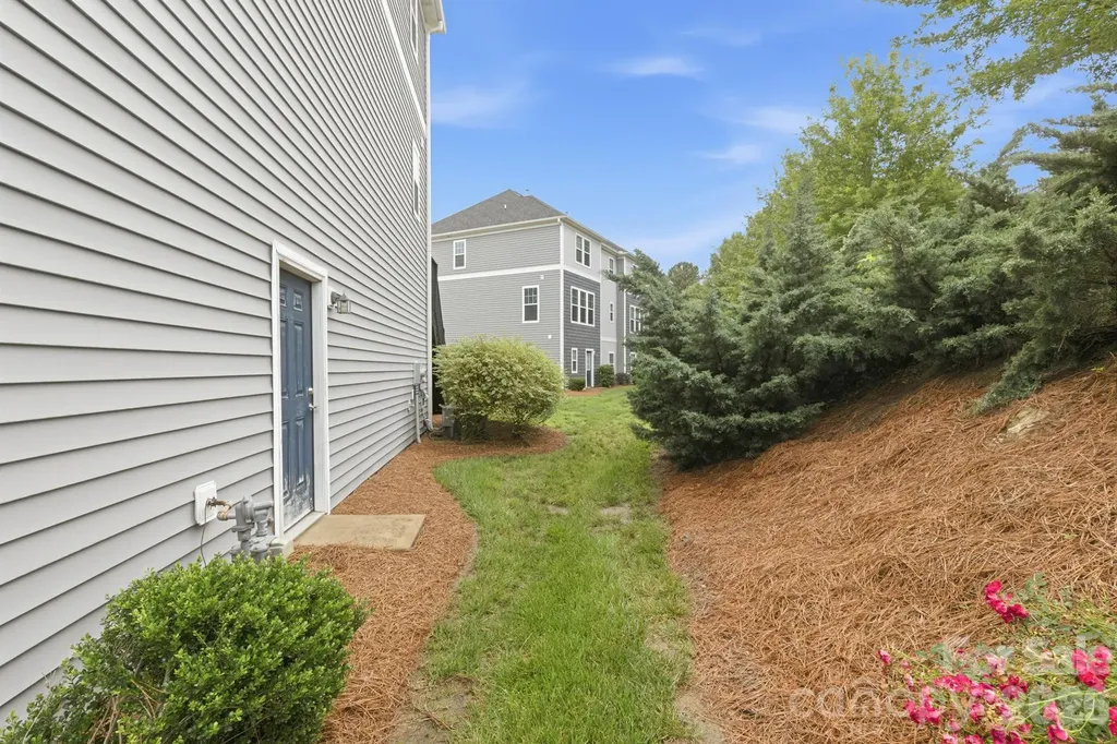 1502 Sharon Road W Charlotte NC 28210
