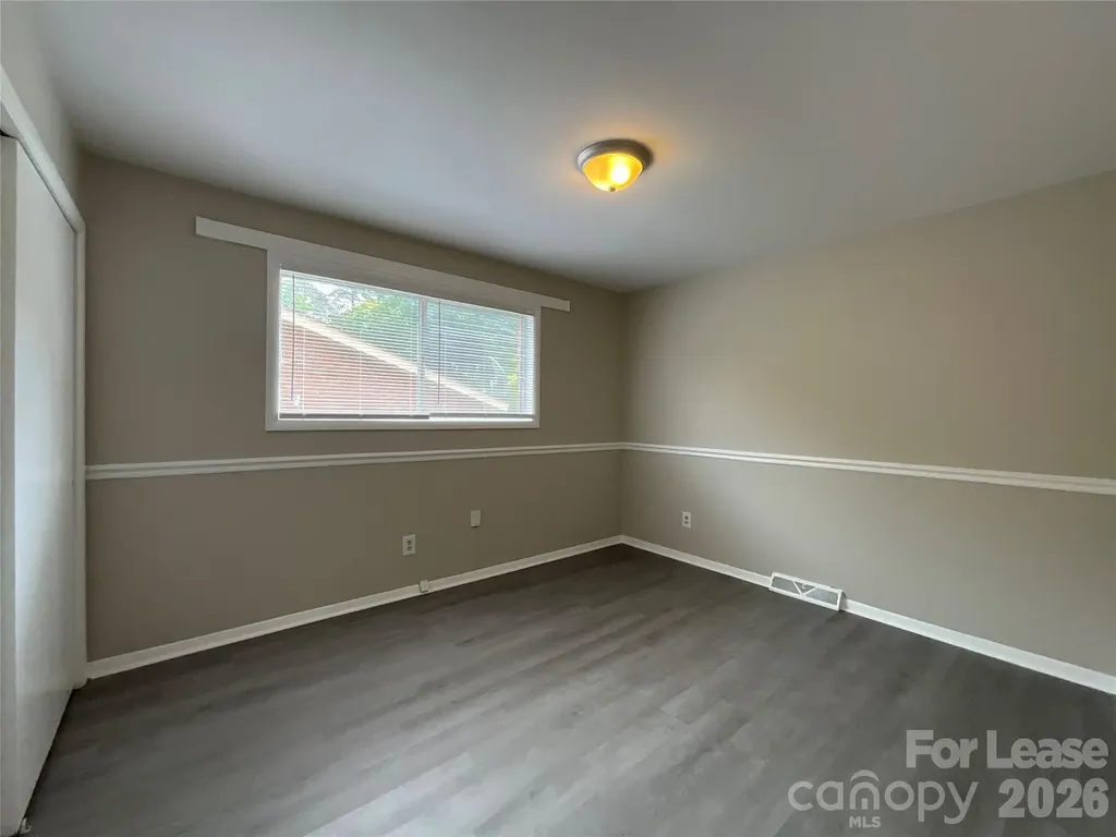 4928 Malibu Drive Charlotte NC 28215