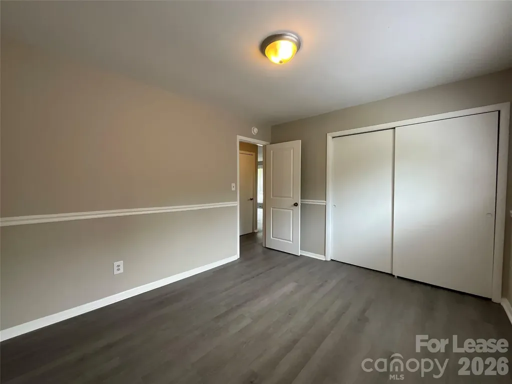 4928 Malibu Drive Charlotte NC 28215