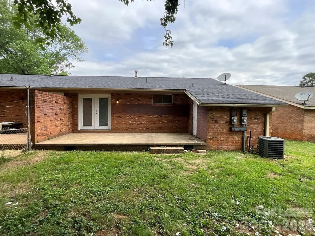 4928 Malibu Drive Charlotte NC 28215