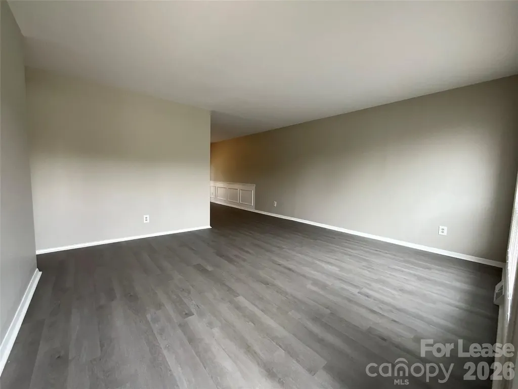 4928 Malibu Drive Charlotte NC 28215