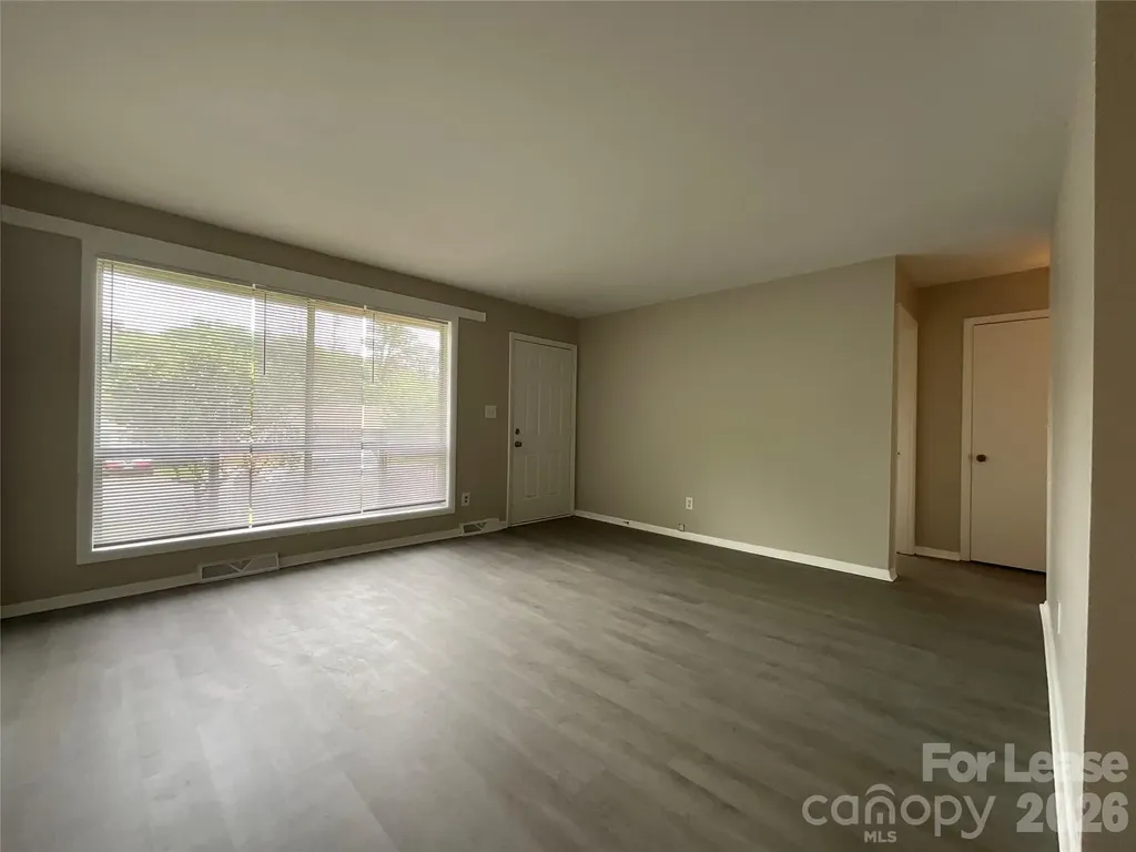 4928 Malibu Drive Charlotte NC 28215