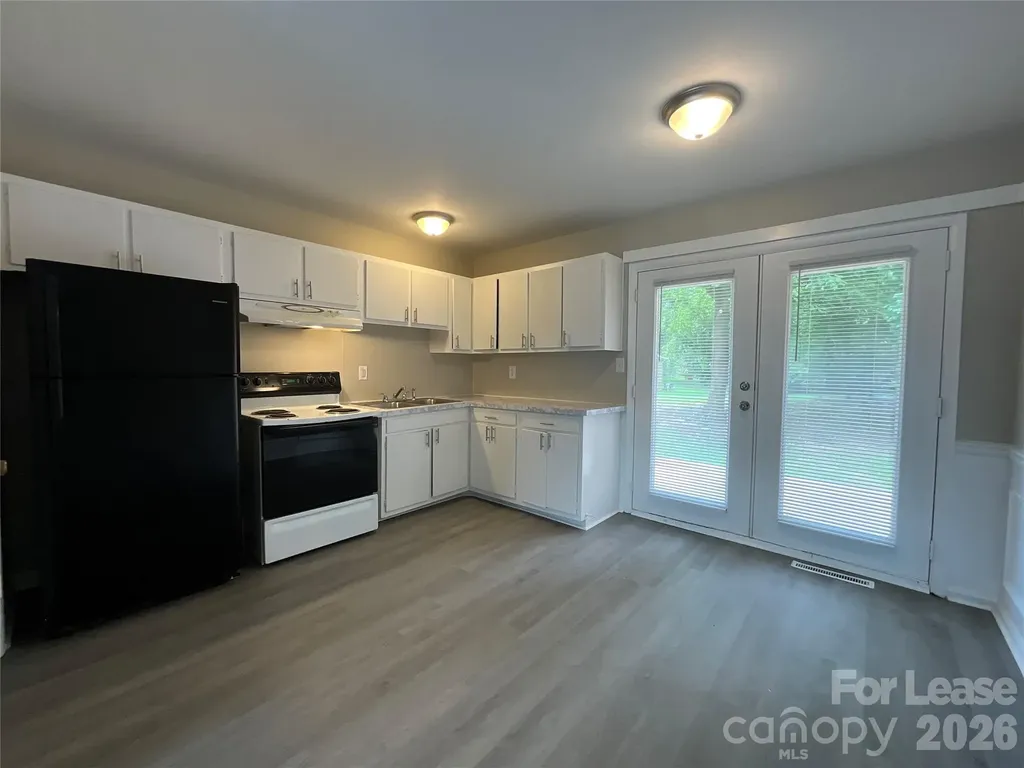 4928 Malibu Drive Charlotte NC 28215