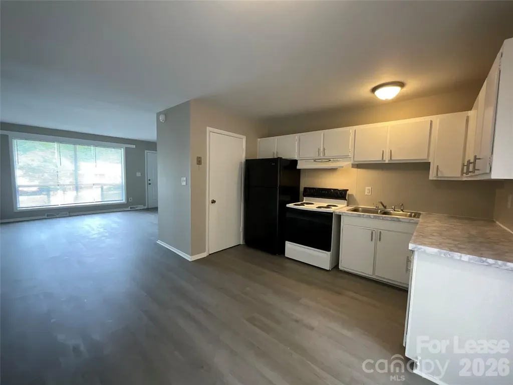 4928 Malibu Drive Charlotte NC 28215