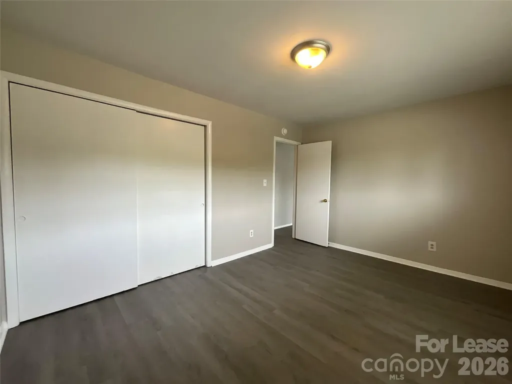 4928 Malibu Drive Charlotte NC 28215