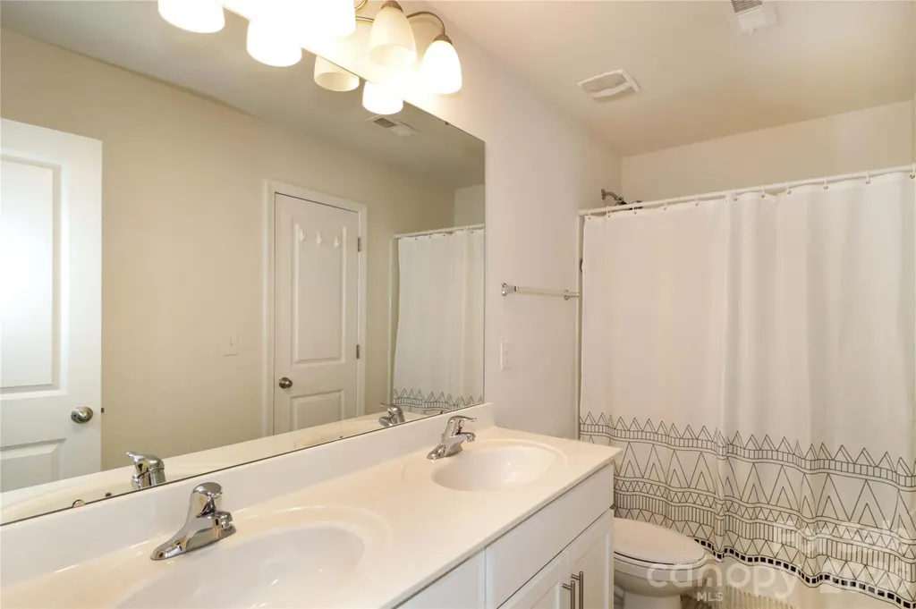 124 Kingsway Drive Mooresville NC 28115