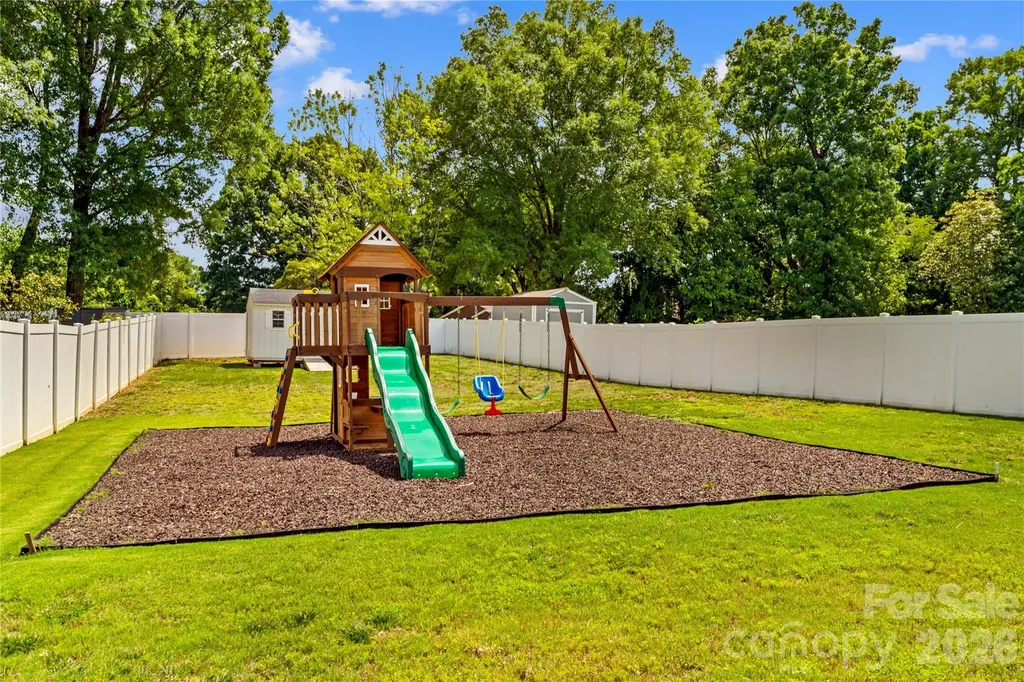 124 Kingsway Drive Mooresville NC 28115