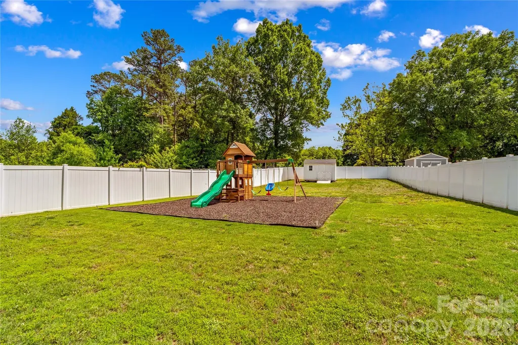 124 Kingsway Drive Mooresville NC 28115