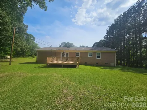 2078 Knight Road Lancaster SC 29720