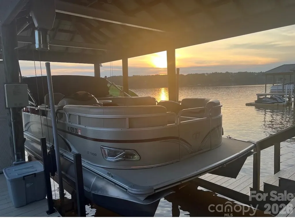 1017 Peninsula Drive Belmont NC 28012
