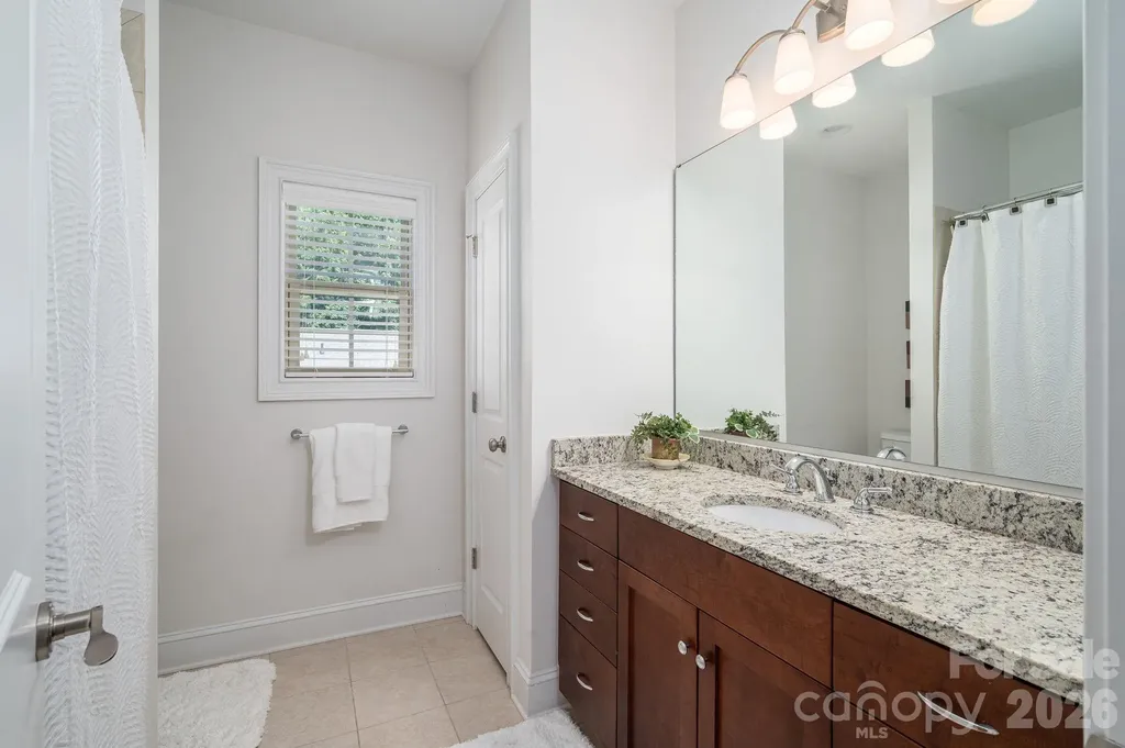 1017 Peninsula Drive Belmont NC 28012
