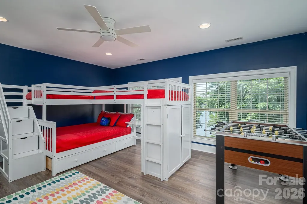 1017 Peninsula Drive Belmont NC 28012