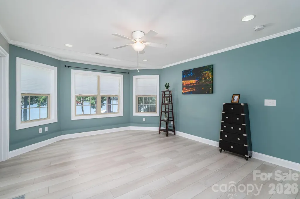 1017 Peninsula Drive Belmont NC 28012