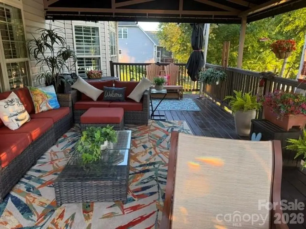 1017 Peninsula Drive Belmont NC 28012
