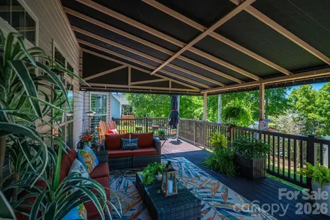 1017 Peninsula Drive Belmont NC 28012