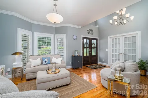 1017 Peninsula Drive Belmont NC 28012