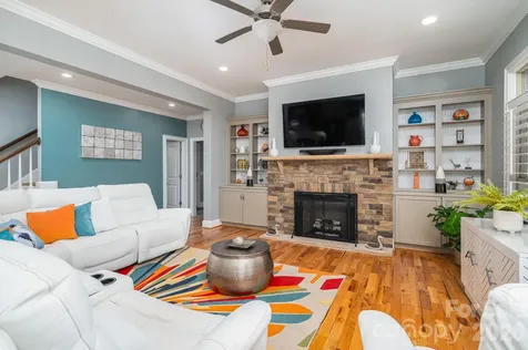 1017 Peninsula Drive Belmont NC 28012