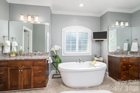 1017 Peninsula Drive Belmont NC 28012