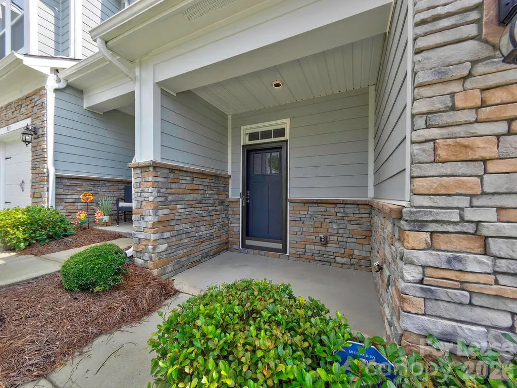 915 Emma Kate Court Lake Wylie SC 29710