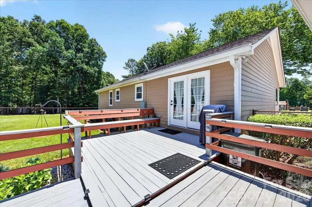 1104 Longmeadow Lane Monroe NC 28110