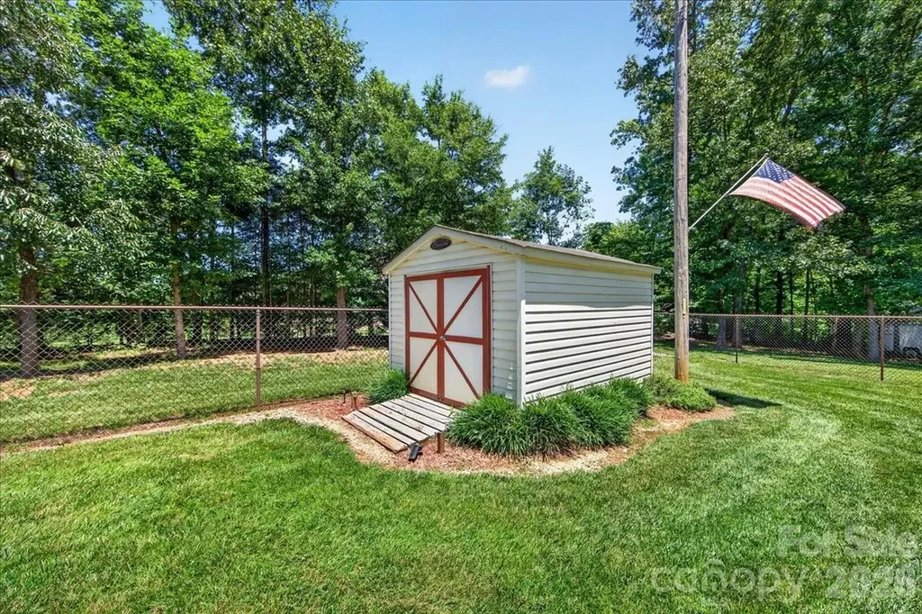 1104 Longmeadow Lane Monroe NC 28110