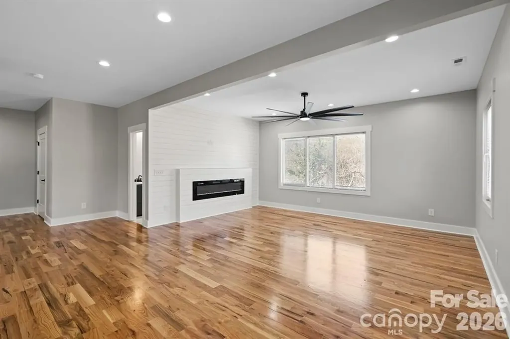 543 30th Avenue NW Hickory NC 28601