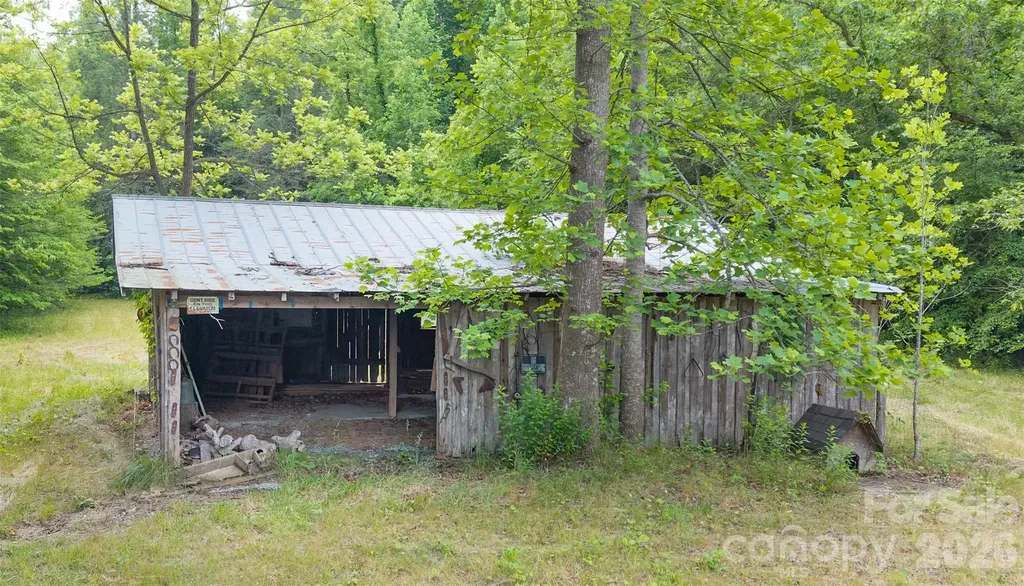 1511 Millers Creek Road Lenoir NC 28645