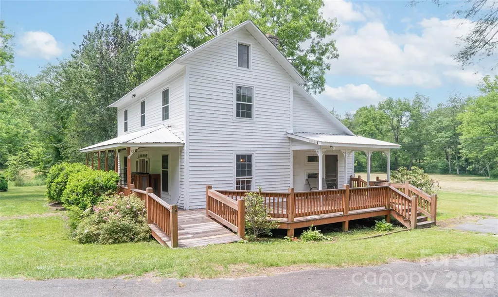 1511 Millers Creek Road Lenoir NC 28645