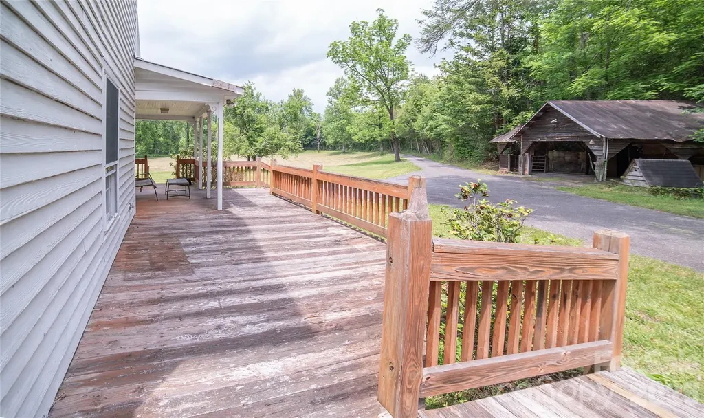 1511 Millers Creek Road Lenoir NC 28645