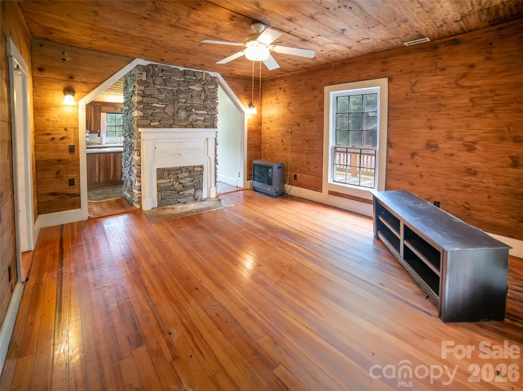 1511 Millers Creek Road Lenoir NC 28645