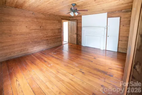 1511 Millers Creek Road Lenoir NC 28645