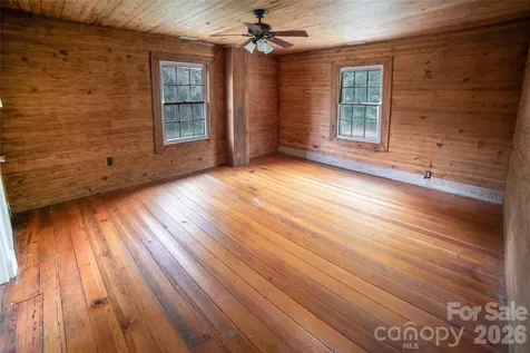 1511 Millers Creek Road Lenoir NC 28645