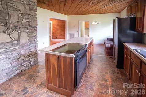 1511 Millers Creek Road Lenoir NC 28645