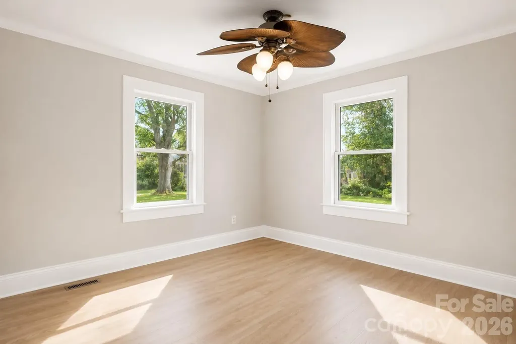 204 22nd Avenue NE Hickory NC 28601