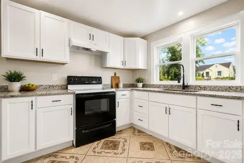 204 22nd Avenue NE Hickory NC 28601