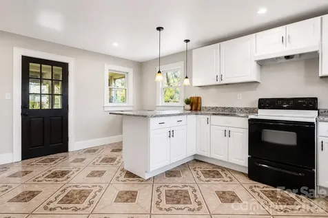 204 22nd Avenue NE Hickory NC 28601