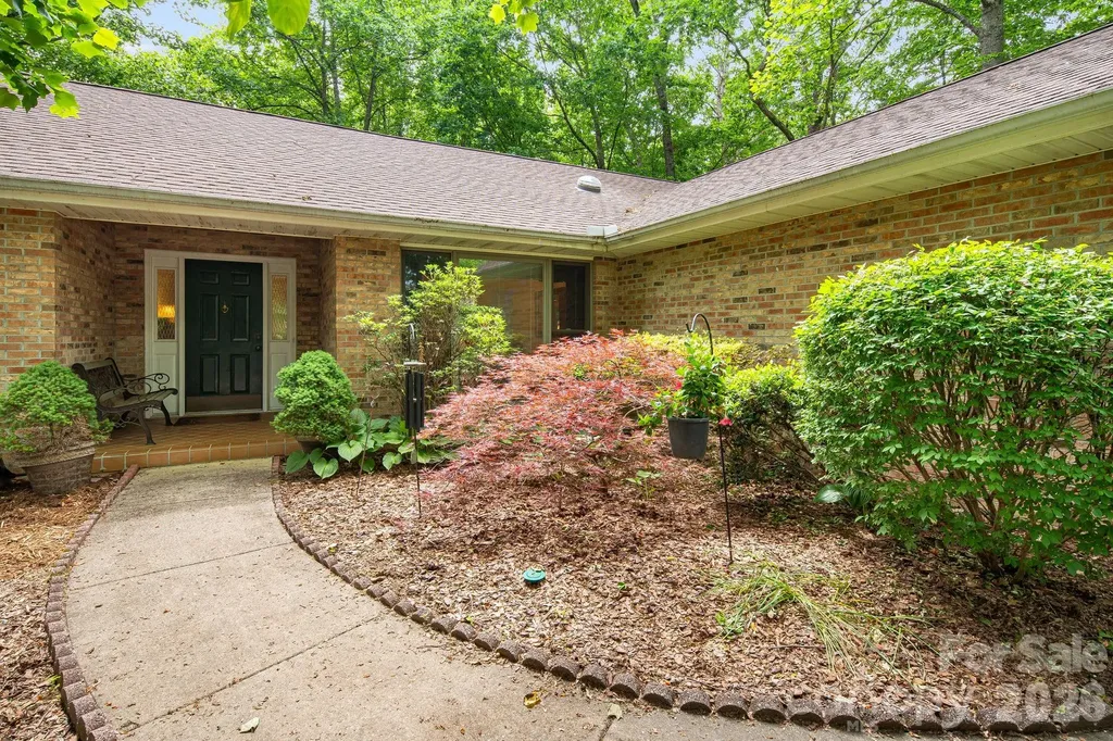 1851 Riverview Court Hendersonville NC 28739